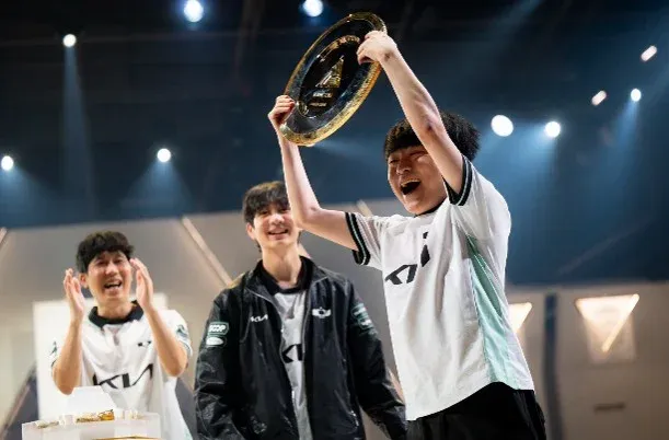 Dplus Kia vô địch League of Legends Esports World Cup 2026 sau khi hạ gục Karmine Corp